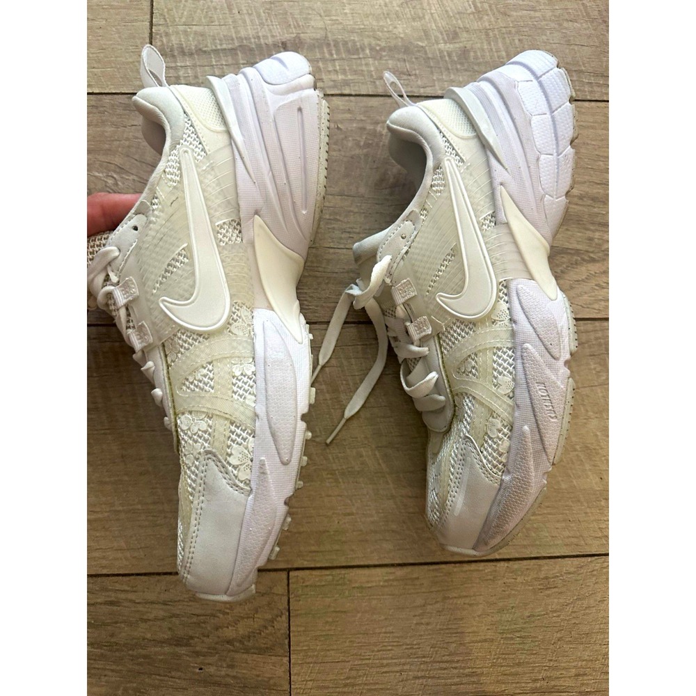 Nike V2K Run Summit White Floral Men's Low Top Lace-Up Sneakers HJ5269-100